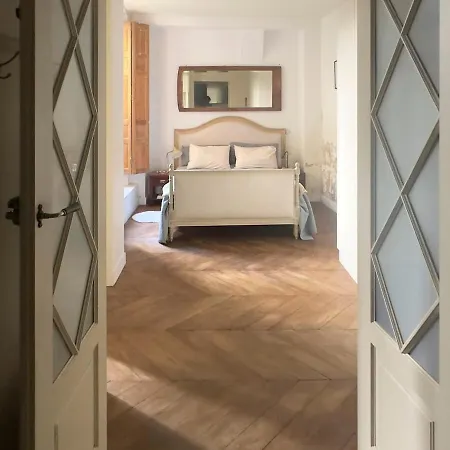 Apartment Charming Chic In Upper Marais 160m *