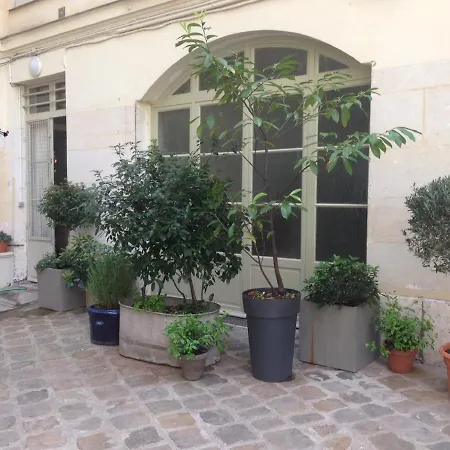 Apartment Charming Chic In Upper Marais 160m Paris