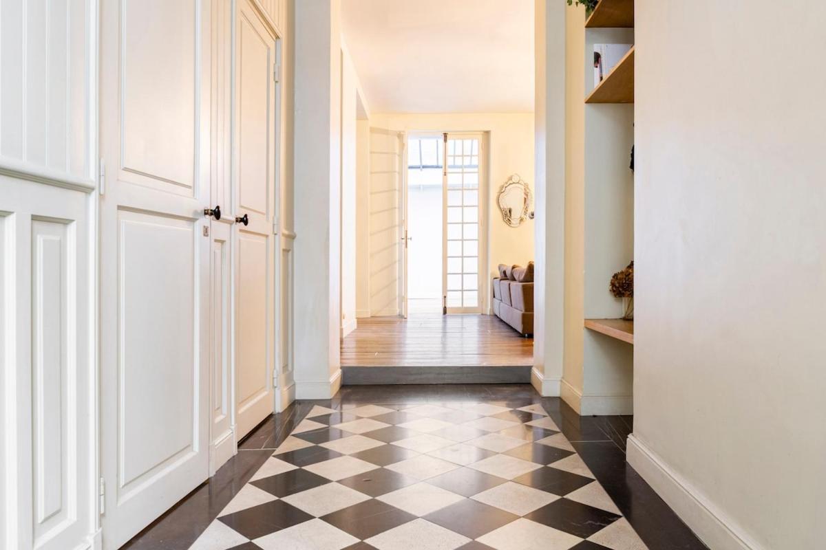 Charming Chic In Upper Marais 160m Apartment