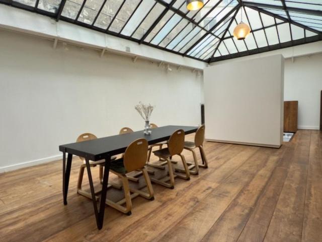 Charming Chic In Upper Marais 160m Paris