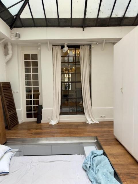 Charming Chic In Upper Marais 160m Apartment Paris