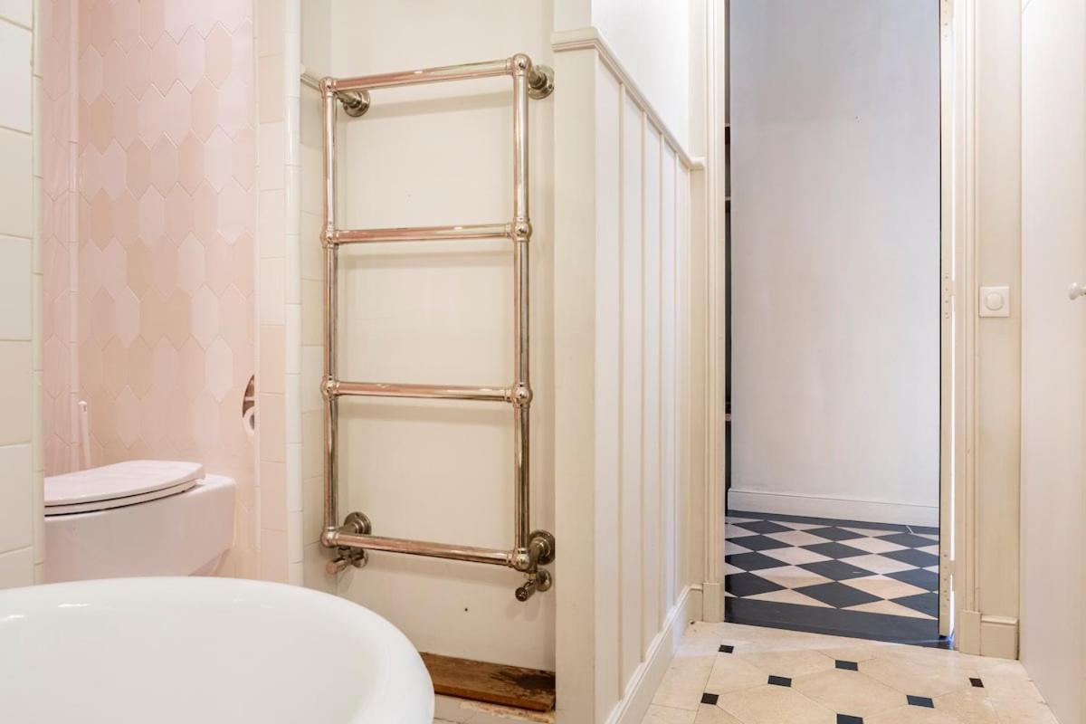 Charming Chic In Upper Marais 160m Apartment Paris