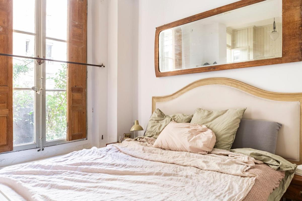 Charming Chic In Upper Marais 160m